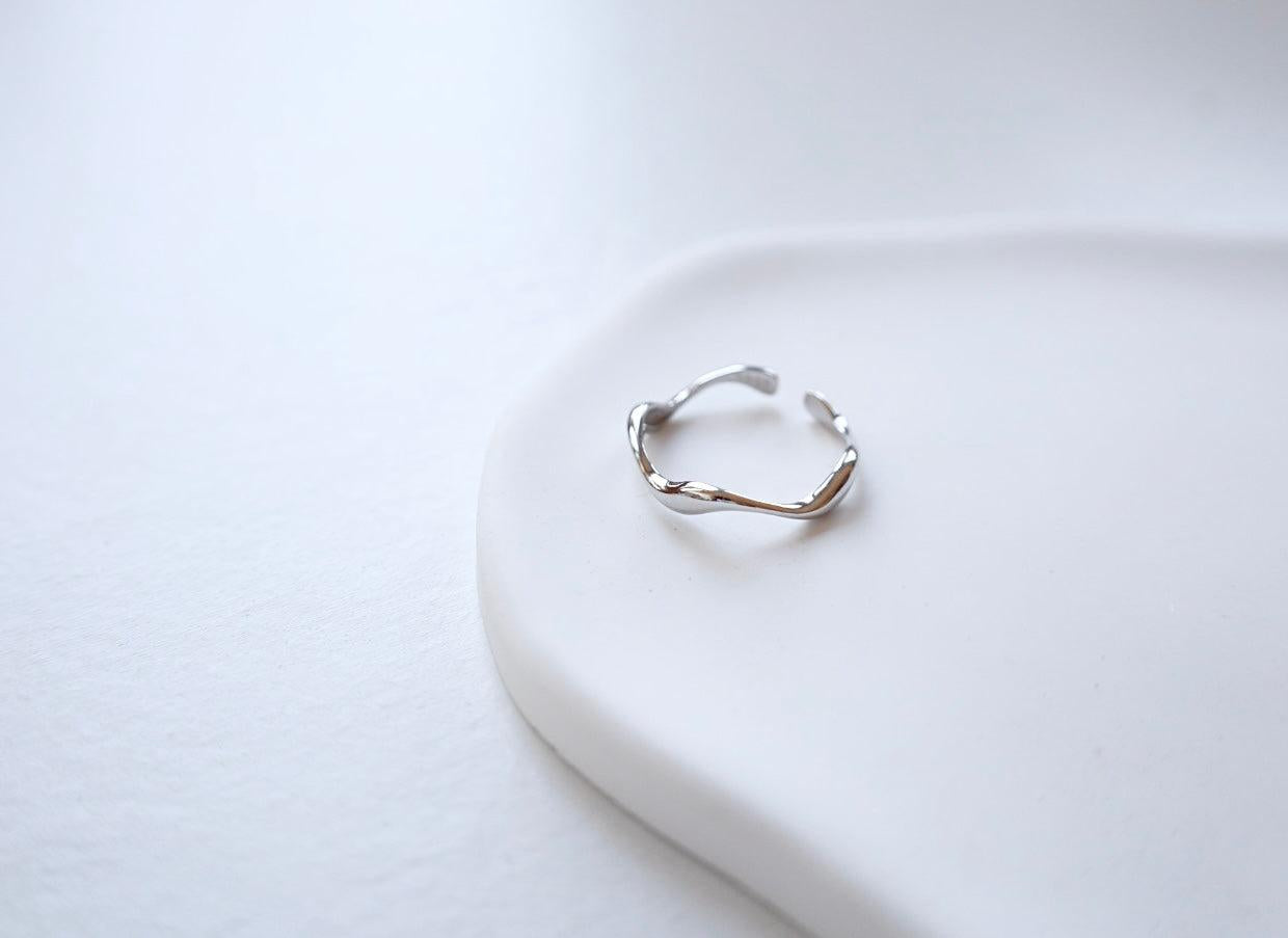 Vela Adjustable Ring - Silver