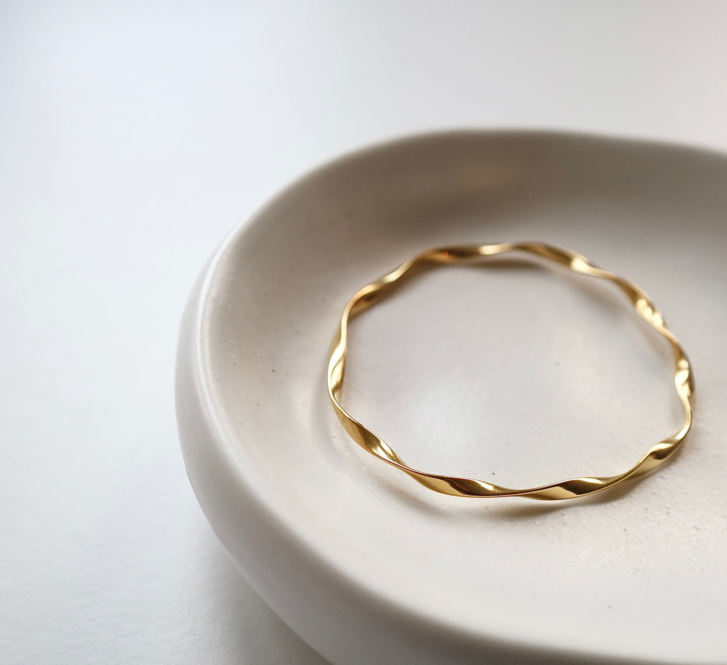 Ribbon Twist Bangle