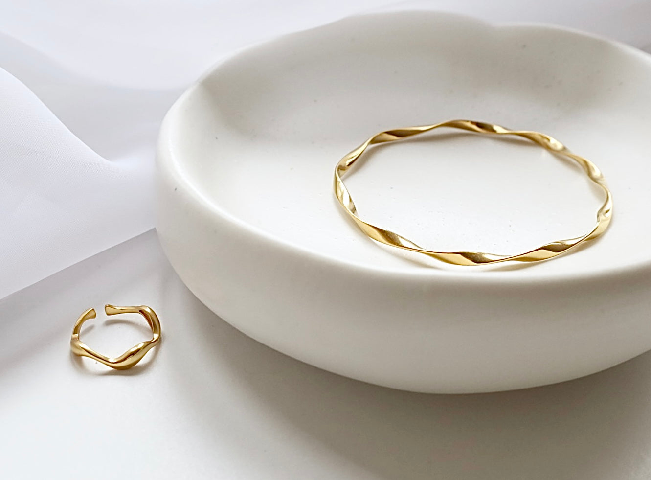 Ribbon Twist Bangle