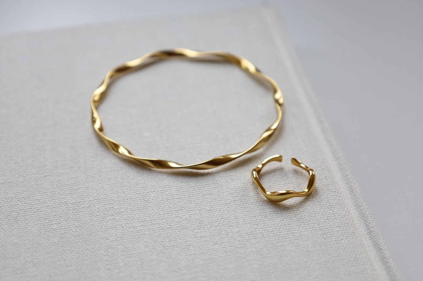 Ribbon Twist Bangle