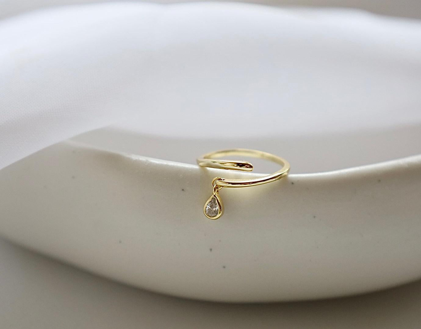 Serenity Teardrop Charm Ring - Gold