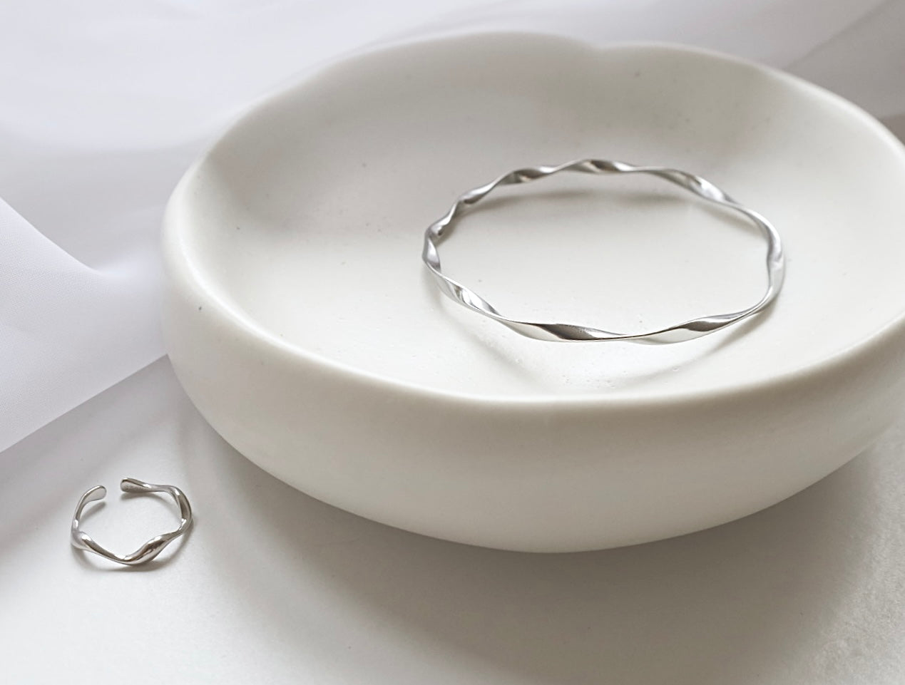 Ribbon Twist Bangle