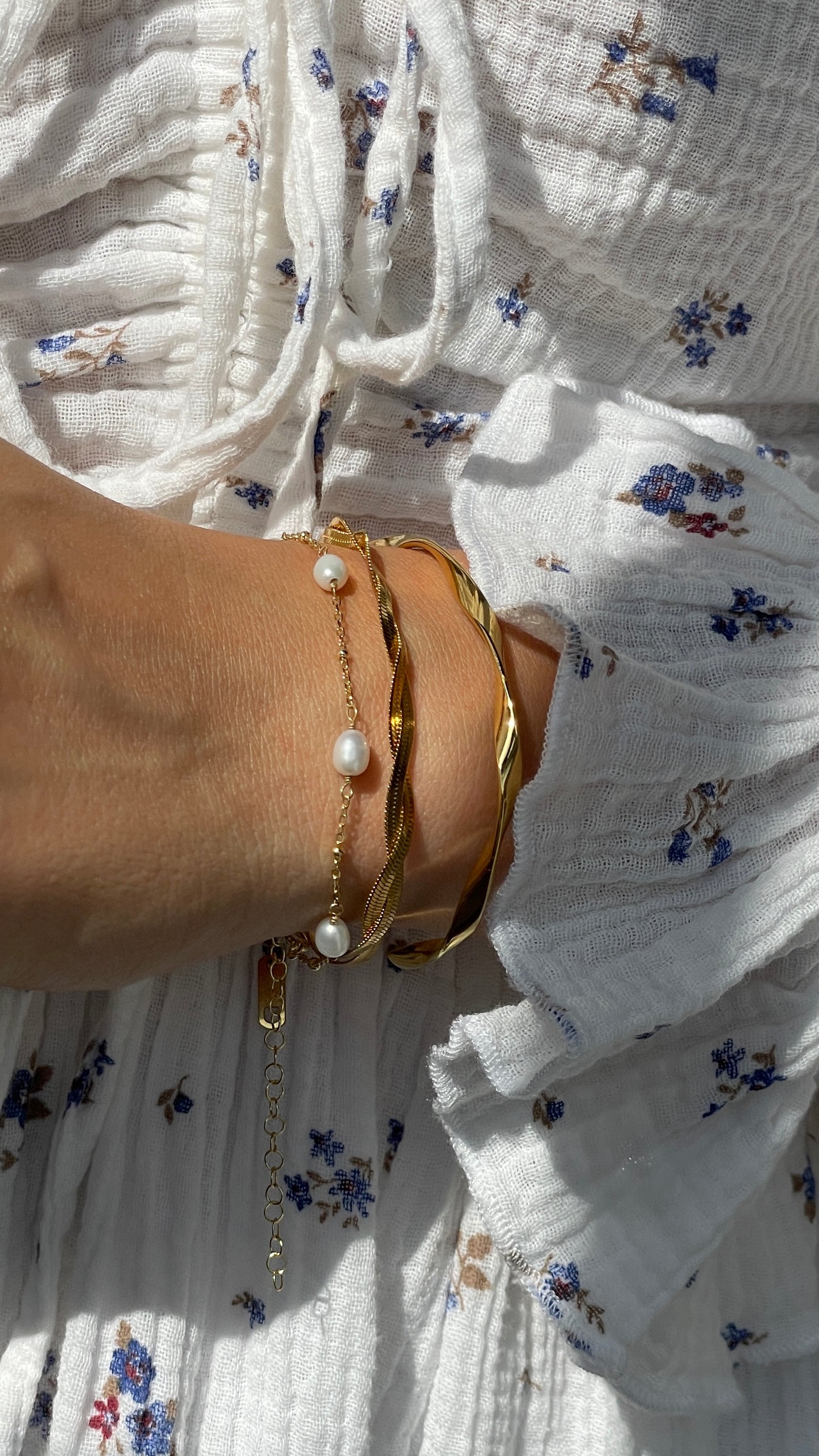 Dainty Pearl Satellite Bracelet