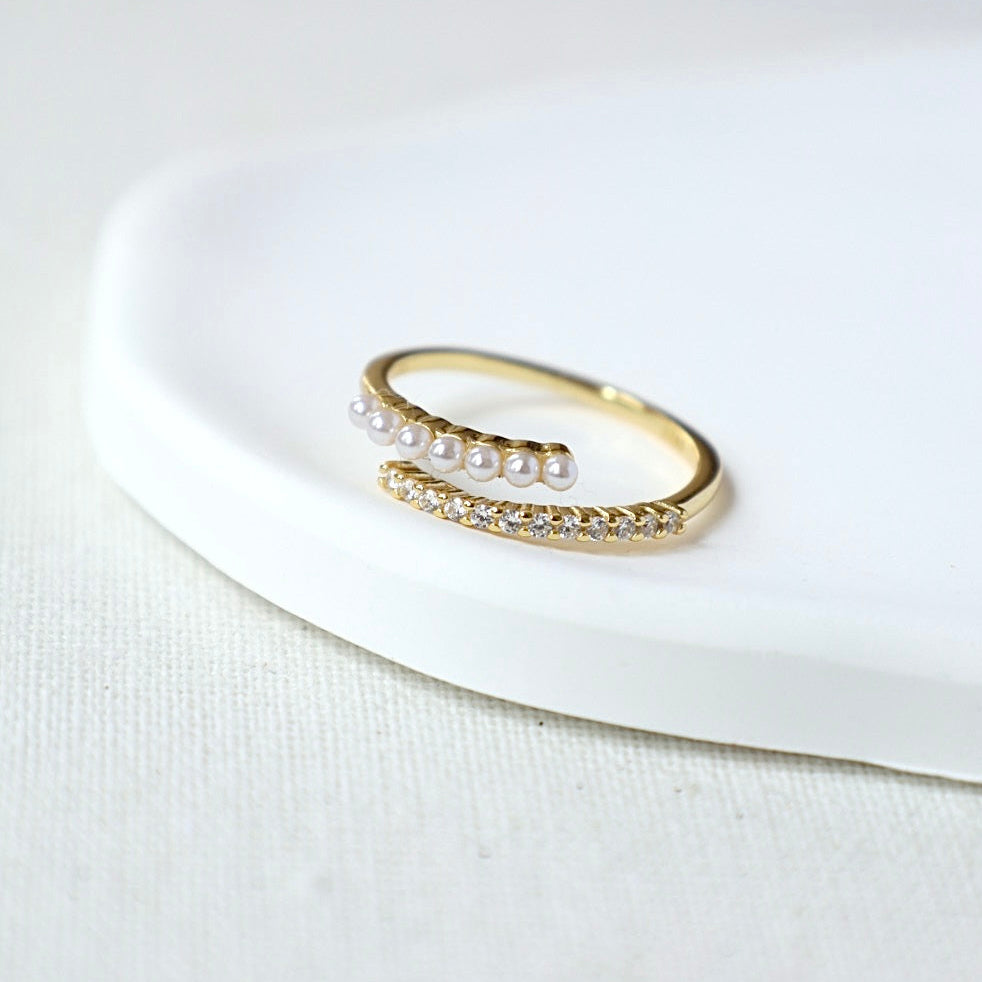 Pearl Embrace Ring